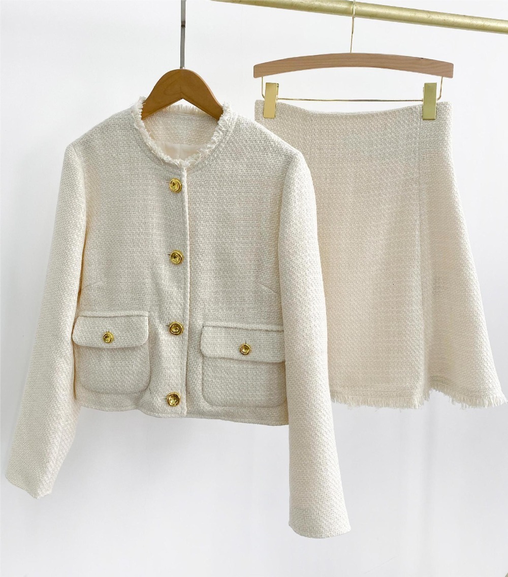 Kuzuwata Sweet O Neck Long Sleeve Elegant Coat Single Breasted Pocket All-Match Jacket Japan New Tweed Small Fragrance Outwears