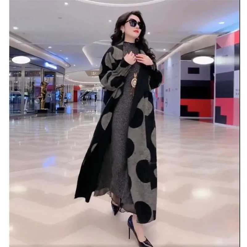 Polka Dot windbreaker For Women Long Windbreaker Loose Large Size L-5XL Overcoat Middle aged Female Wool Trench Coat OutcoatX240921