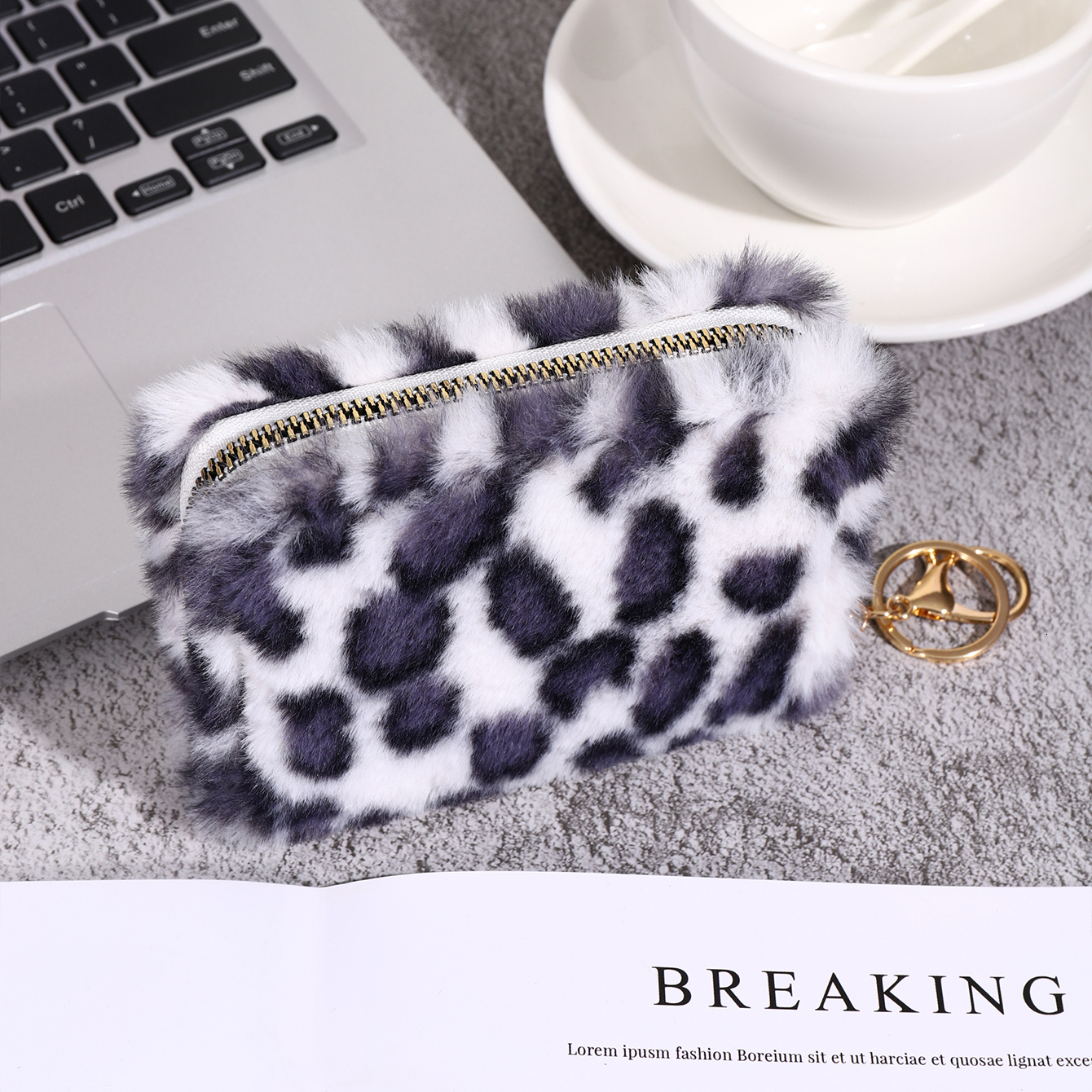 New creative coin purse, fashion leopard print plush wallet, niche simple furry card bag wallet