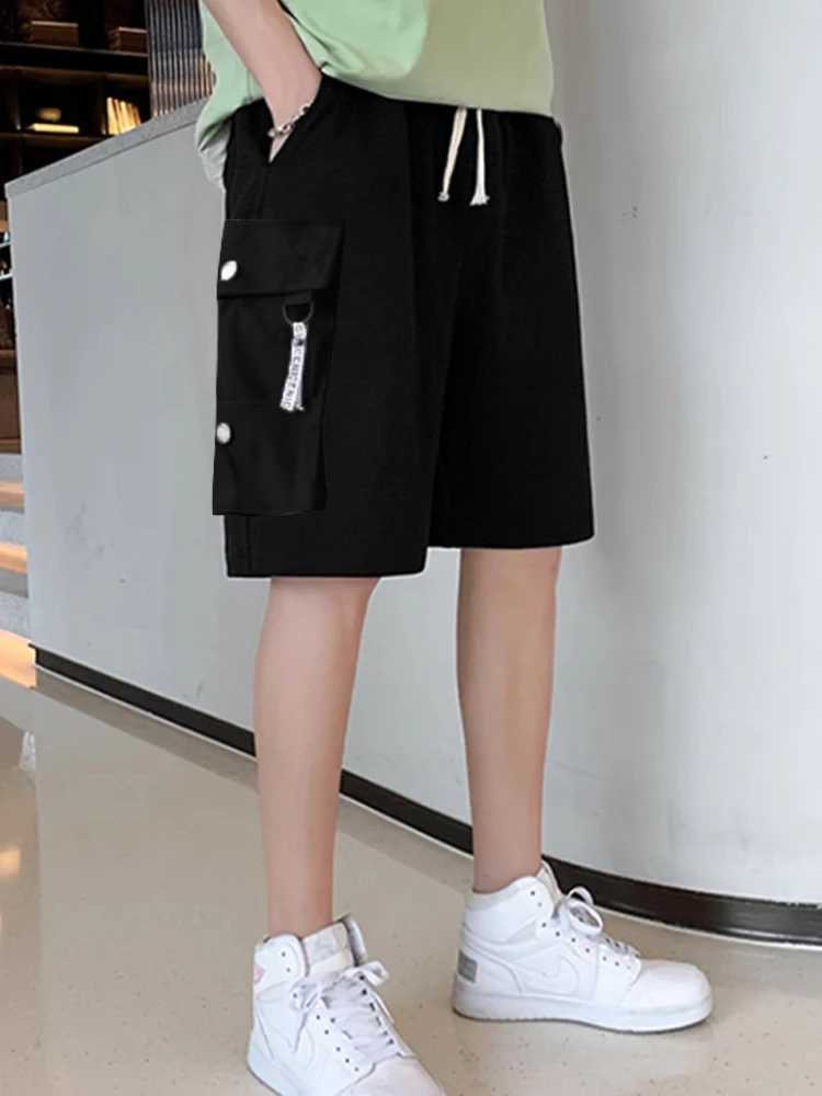 Shorts men outside the summer wearing Korean version of loose fashion ins cargo pants trend with straight casual pantsX240921