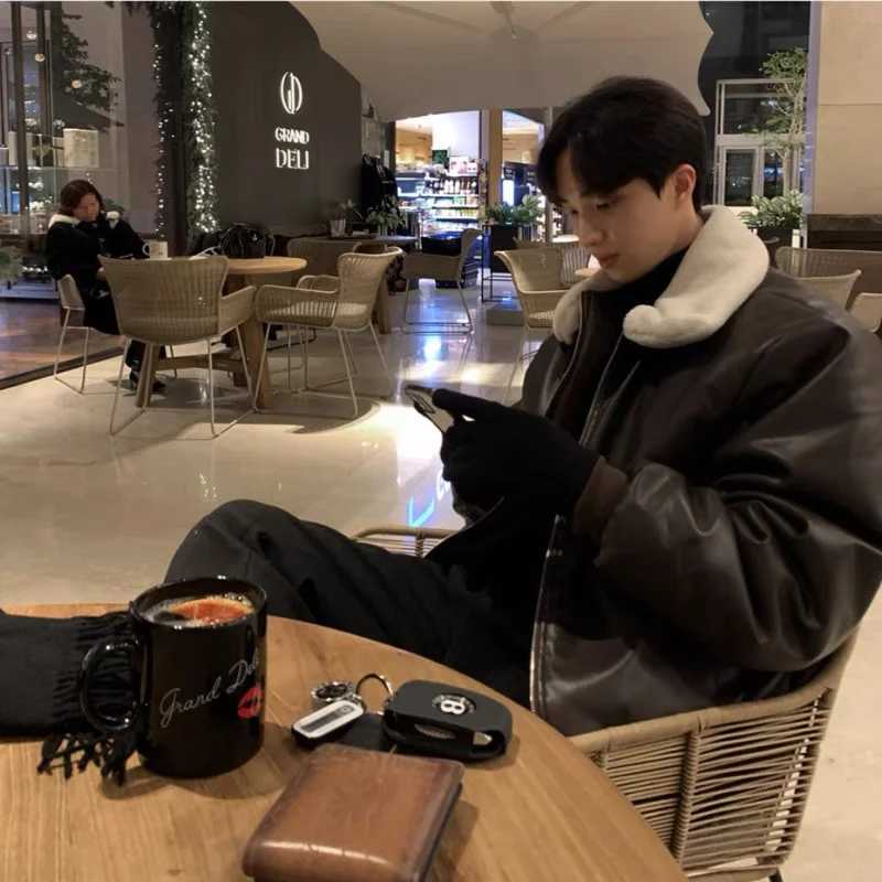 Men's Down Parkas Winter Jacket Men Warm Fashion Casual Thickened Leather Jacket Men Streetwear Korean Loose Short Coat Mens Thick Leather Coat J