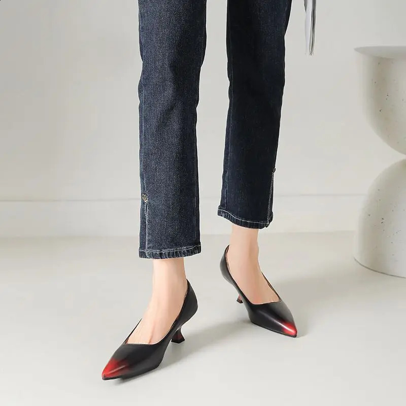 REAVE CAT Fashion Female Pumps 31 32 Pointed Toe Small Heel 6.5cm Slip On Mixed Color Plus Size 44 45 Office Lady Spring Shoes 240921