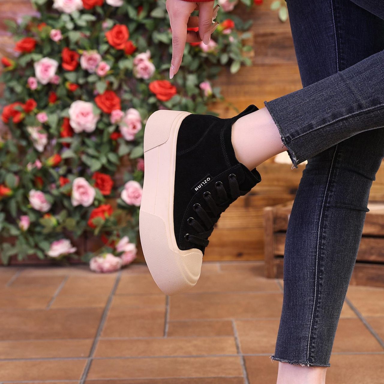 Soft leather thick sports high for women 2024 autumn new soft soled casual board versatile low top single shoes ddmythur