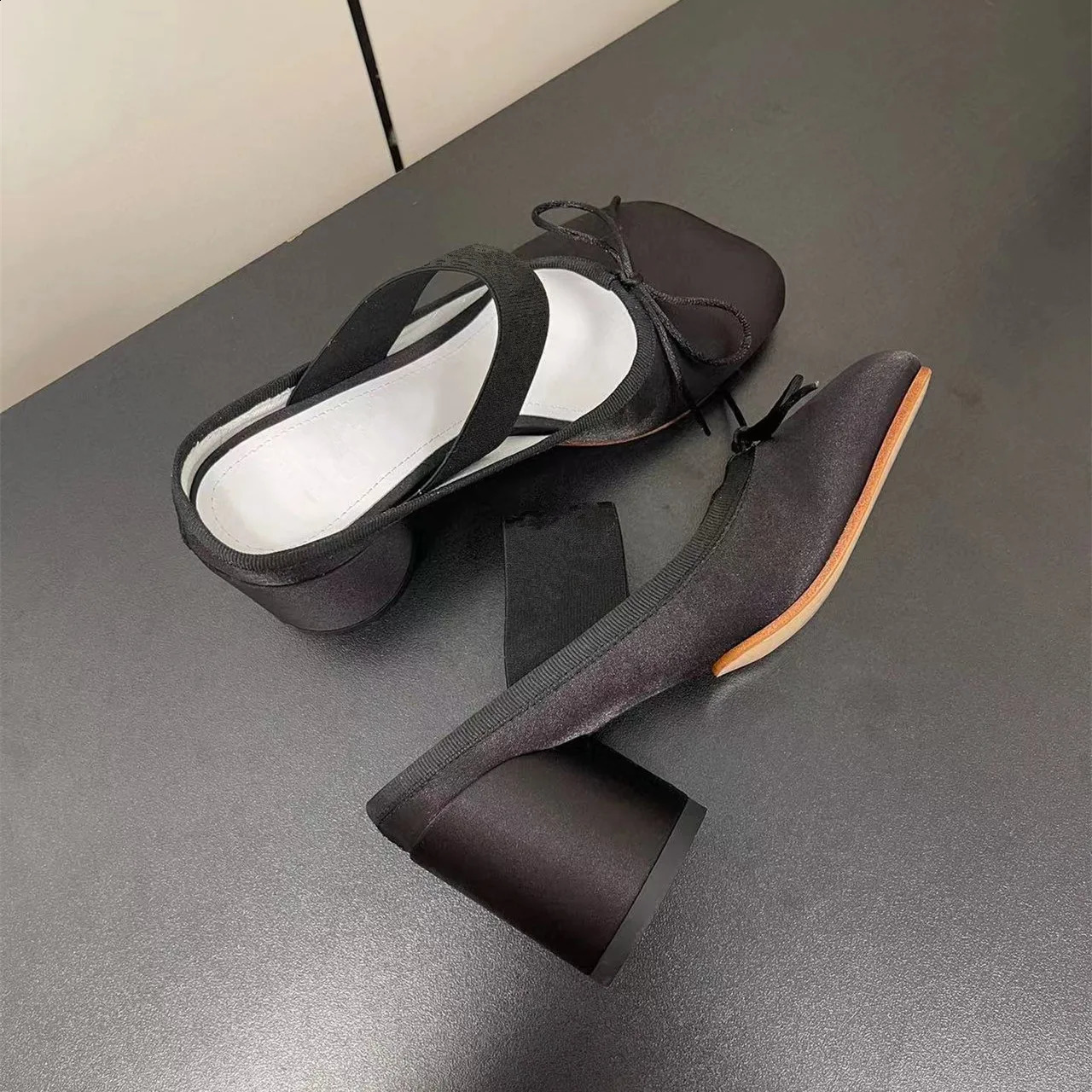 er shoes satin ribbon toe thick heel bow toe shoes womens ballet high heels backless high heels single shoes 240919
