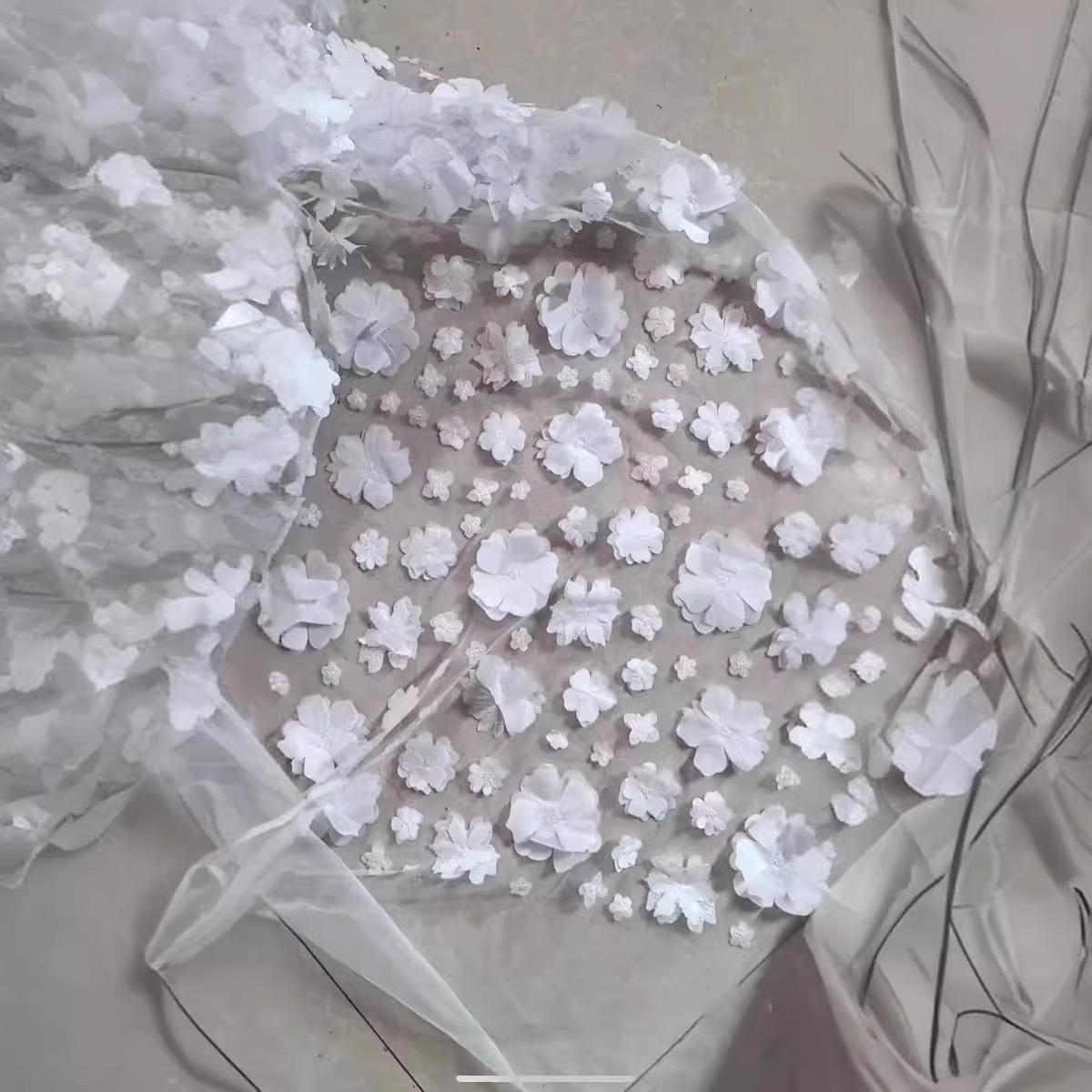 White Short A Line Boho Wedding Dresses 3D Floral Appliques Mini Garden Bridal Gowns Romantic Summer Beach Bride Wear Spaghetti Straps Sweetheart Neck