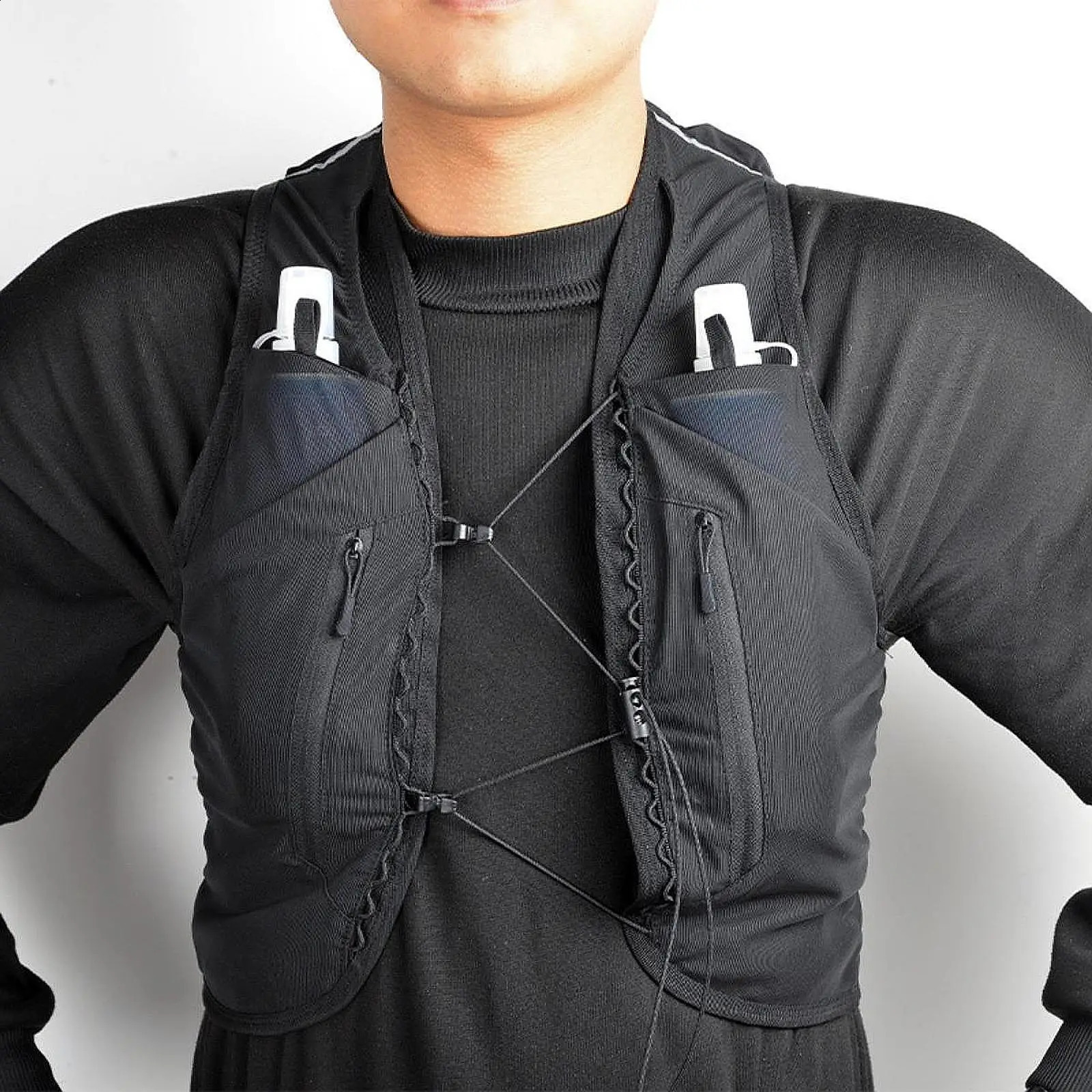 A moisturizing running vest with multiple pocket adjustable day bag equipment outdoor climbing bike camping sports 240911