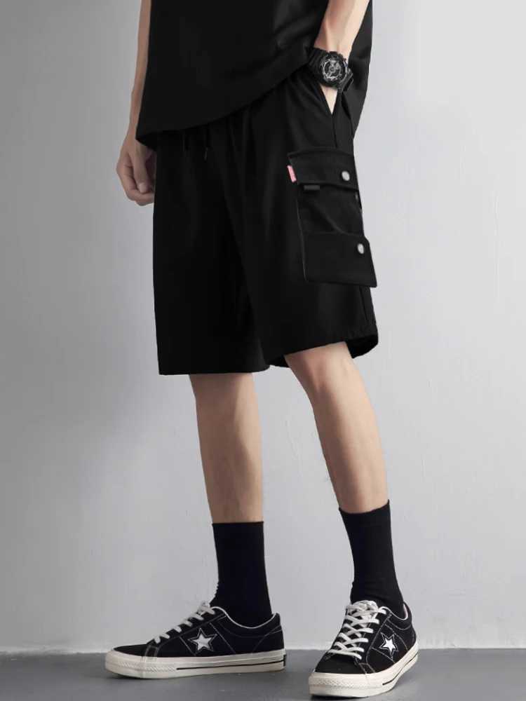 Shorts men outside the summer wearing Korean version of loose fashion ins cargo pants trend with straight casual pantsX240921