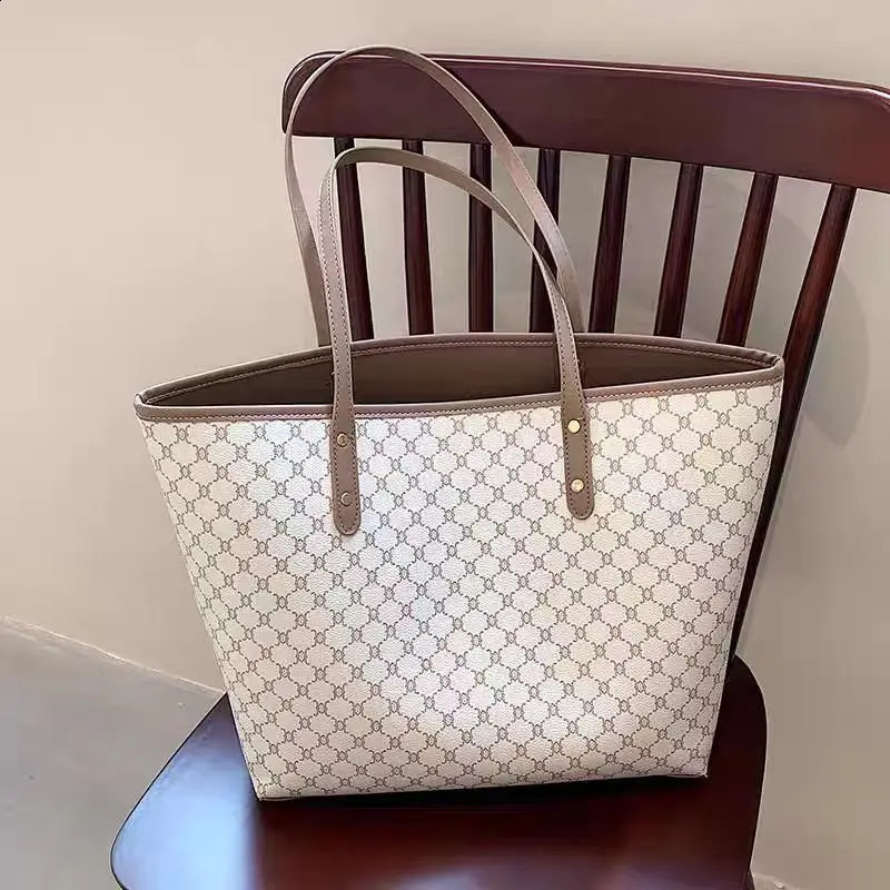 2pieceset y n womens handbag large capacity fashionable printed shoulder bag shopping wallet 240919
