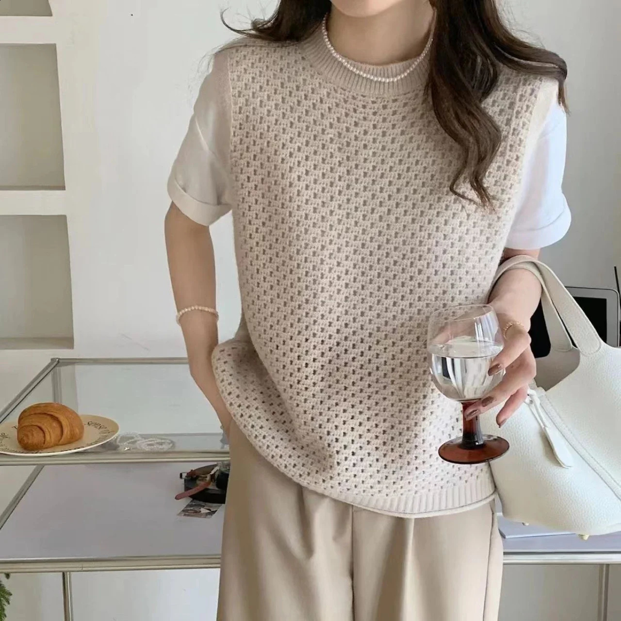 White Knit Tops for Woman Mesh Pink Womens Sweater Vest Round O Neck Autumn Winter 2024 Warm Y2k Vintage er Knitwear 240919