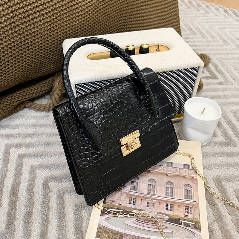 Fashionable handed ladies handbag womens small phone bag fashionable woman crossbody shoulder bags casual 5 colors chain purse CSD2409211