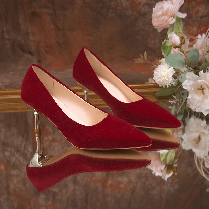 Womens Red Heels Sharp Pointed Shallow Mouth Red Formal Shoes for Brides Bridesmaids Weddings Happiness High Heels 240921