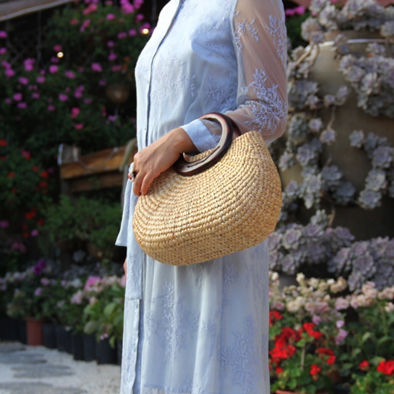 Summer New Wooden Handle Grass Woven Bag Handheld Leisure Small And Fresh Women's Handbag