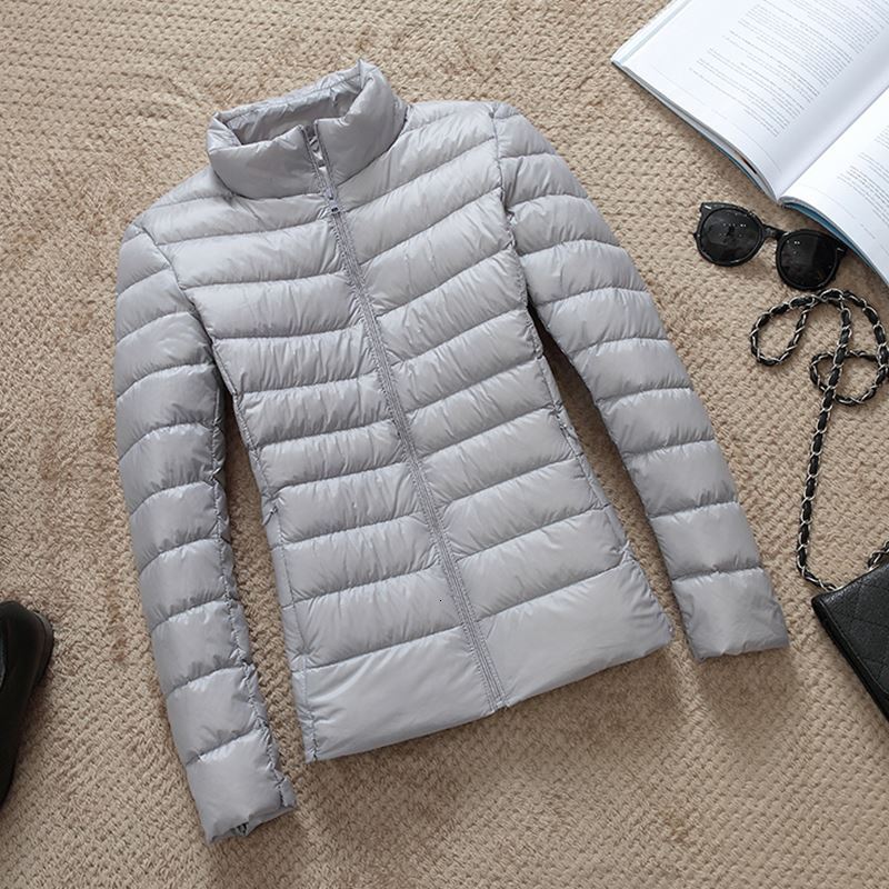 Autumn Winter Women Ultralight Thin Jacket 90% White Duck Down Hooded Jackets Warm Coat Parka Female Portable Outwear
