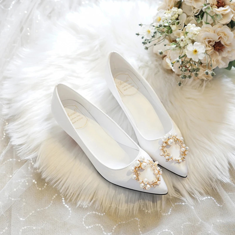 3cm low heel pregnant woman bride Medum white satin pump toe pearl round buckle slide on safety dress single shoe 240919
