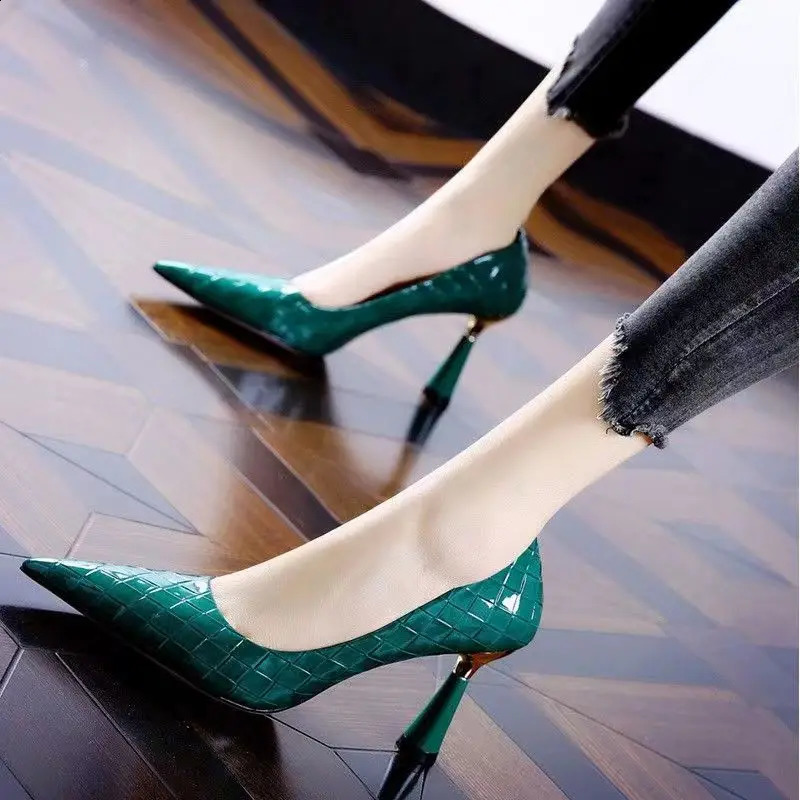 Plaid Classic Casual High Heels Pattern Embossed Fashion Oversized Shoes Autumn/Winter Pump Womens Shoes 240919