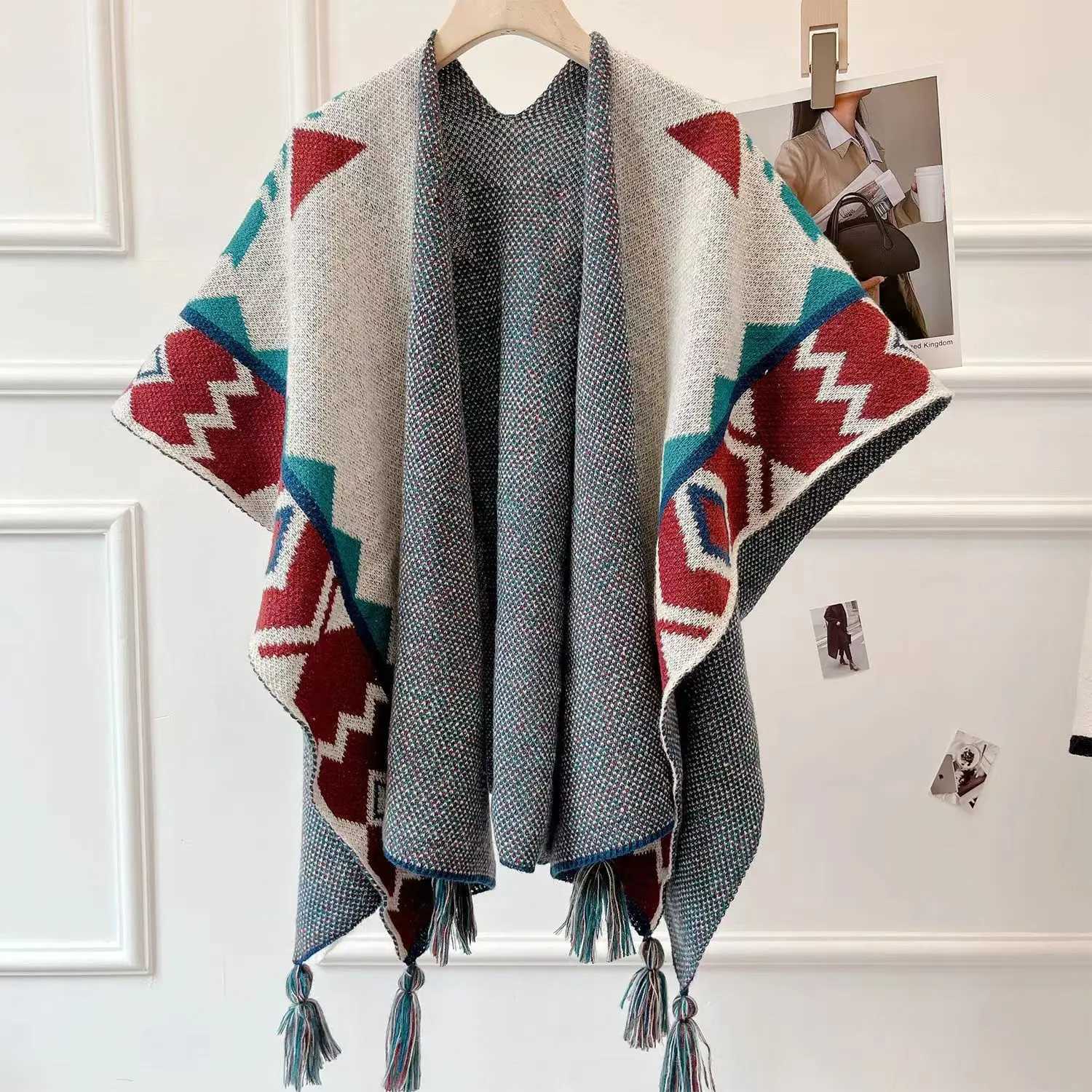 Raincoat travel shawl autumn and winter ethnic style knitted shawl high-end new style outer scarf split style womens shawl green W240921