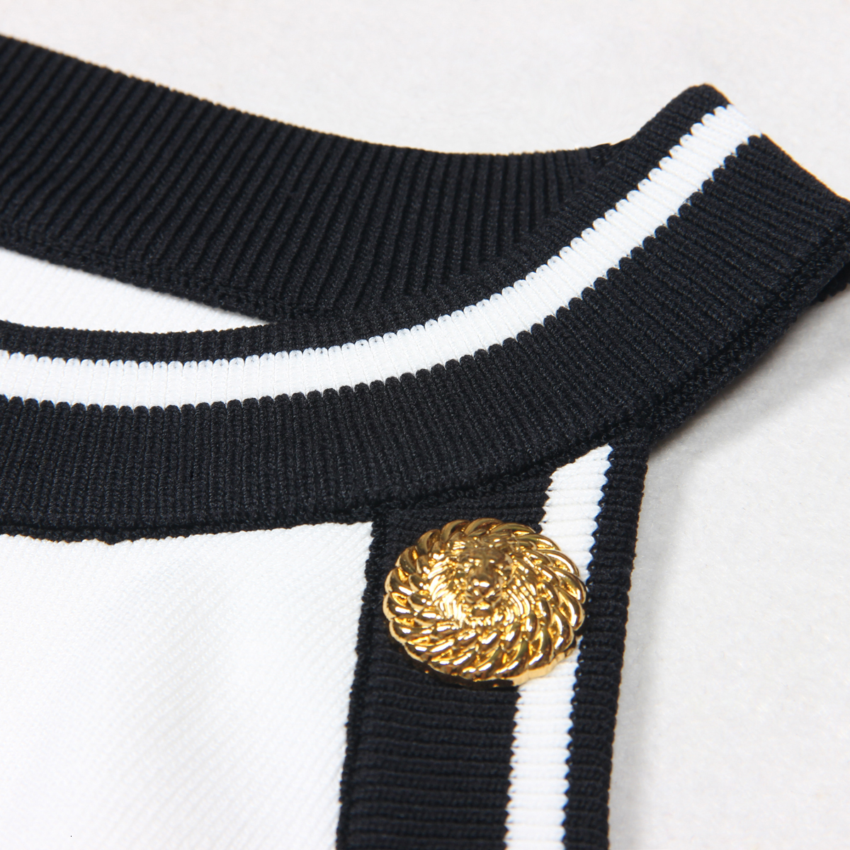 SML High Quality In Stock Summer 2024 New Sleeveless Short Knitted Lady Versatile Vest Halterneck Camisole Women's Top