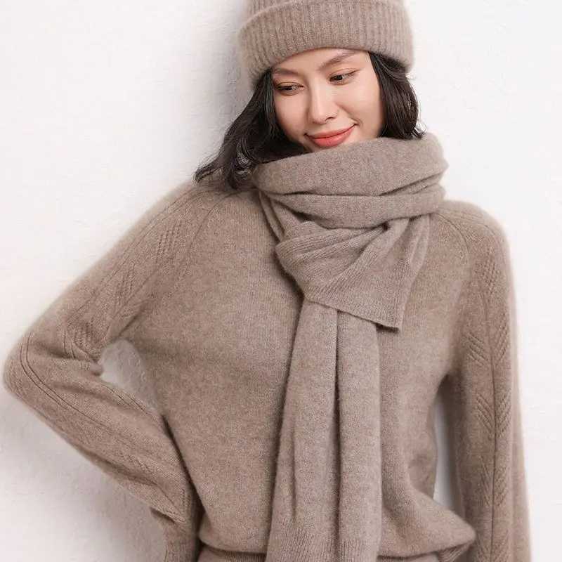 Elegant Versatile cashmere shawl suitable for women warm soft solid color raincoat packaging and scarf short raincoat in winter W240921