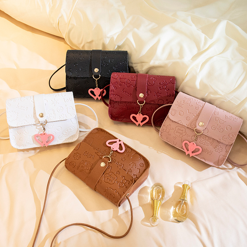 Designer Embossed Small Square Bag Crossbody Bag Ladies Shoulder Bags Hearts Hanging Decoration Mobile Phone Bag Fashion Bags DPD2409214