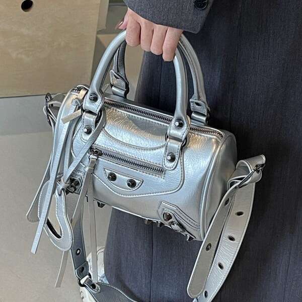 Trendy Cool Motorcycle For Women New Fashionable And Popular Handheld Pink Pillow Wide Strap Single Shoulder Crossbody Bag