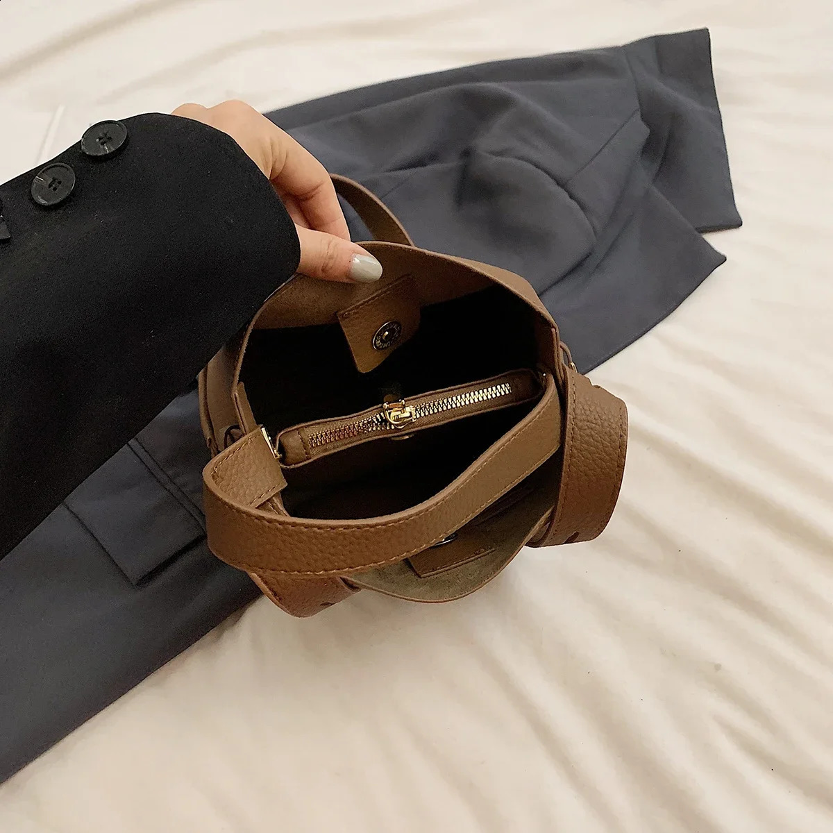 Small PU Leather Bucket Crossbody Bags Women Autumn Winter Simple Solid Shoulder Bags Travel Handbags And Purses Lady 240918