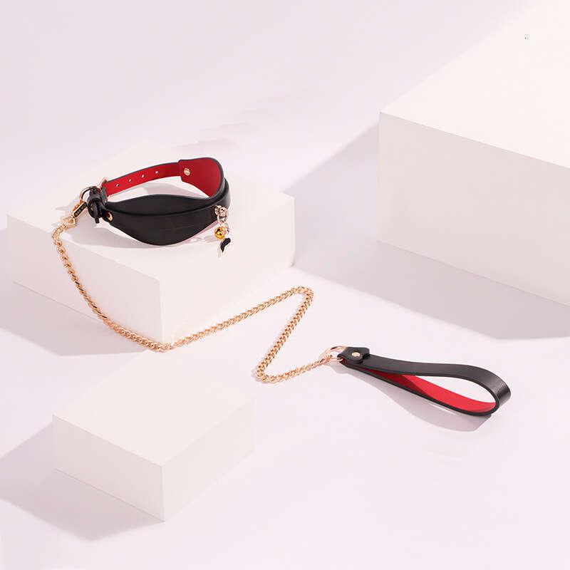 High end SM props, genuine leather sex collar, sexy and bright red sex traction neck cover with pendant, alternative adult products