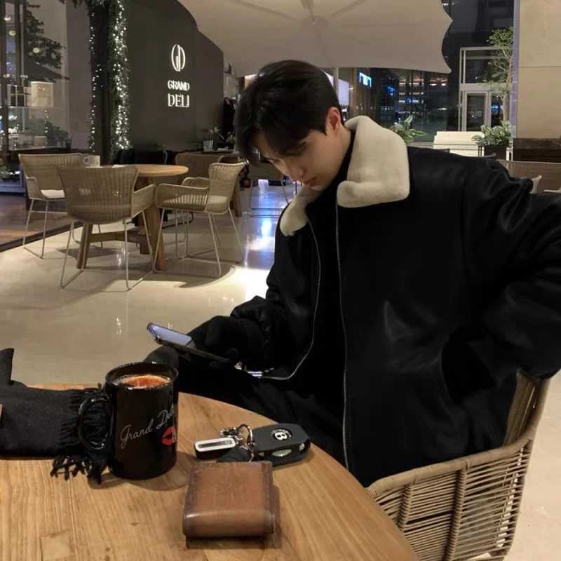 Men's Down Parkas Winter Jacket Men Warm Fashion Casual Thickened Leather Jacket Men Streetwear Korean Loose Short Coat Mens Thick Leather Coat J