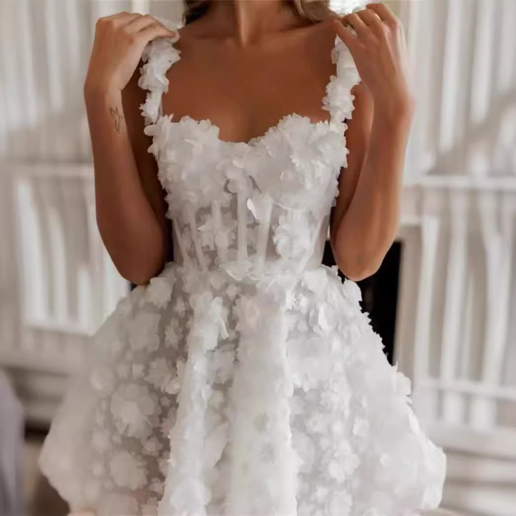 White Short A Line Boho Wedding Dresses 3D Floral Appliques Mini Garden Bridal Gowns Romantic Summer Beach Bride Wear Spaghetti Straps Sweetheart Neck