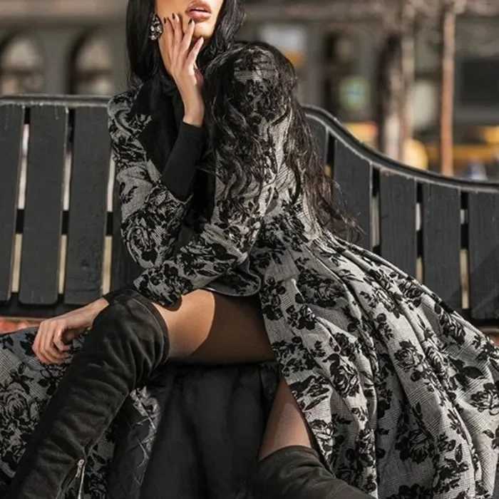 Ladies Autumn and Winter New Lace Patchwork Vintage Long V-neck Trench CoatSolid Color Print Big Swing Trench Coat for WomenX240921