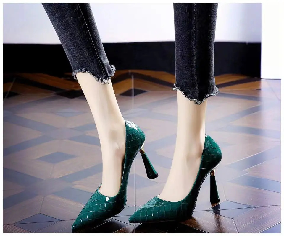 Plaid Classic Casual High Heels Pattern Embossed Fashion Oversized Shoes Autumn/Winter Pump Womens Shoes 240919