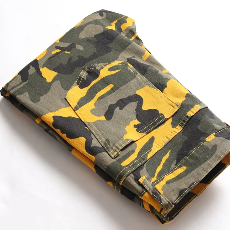 High quality camouflage denim jeans mens straight style fashionable and cool plus size party wear washing trend military pants 240920