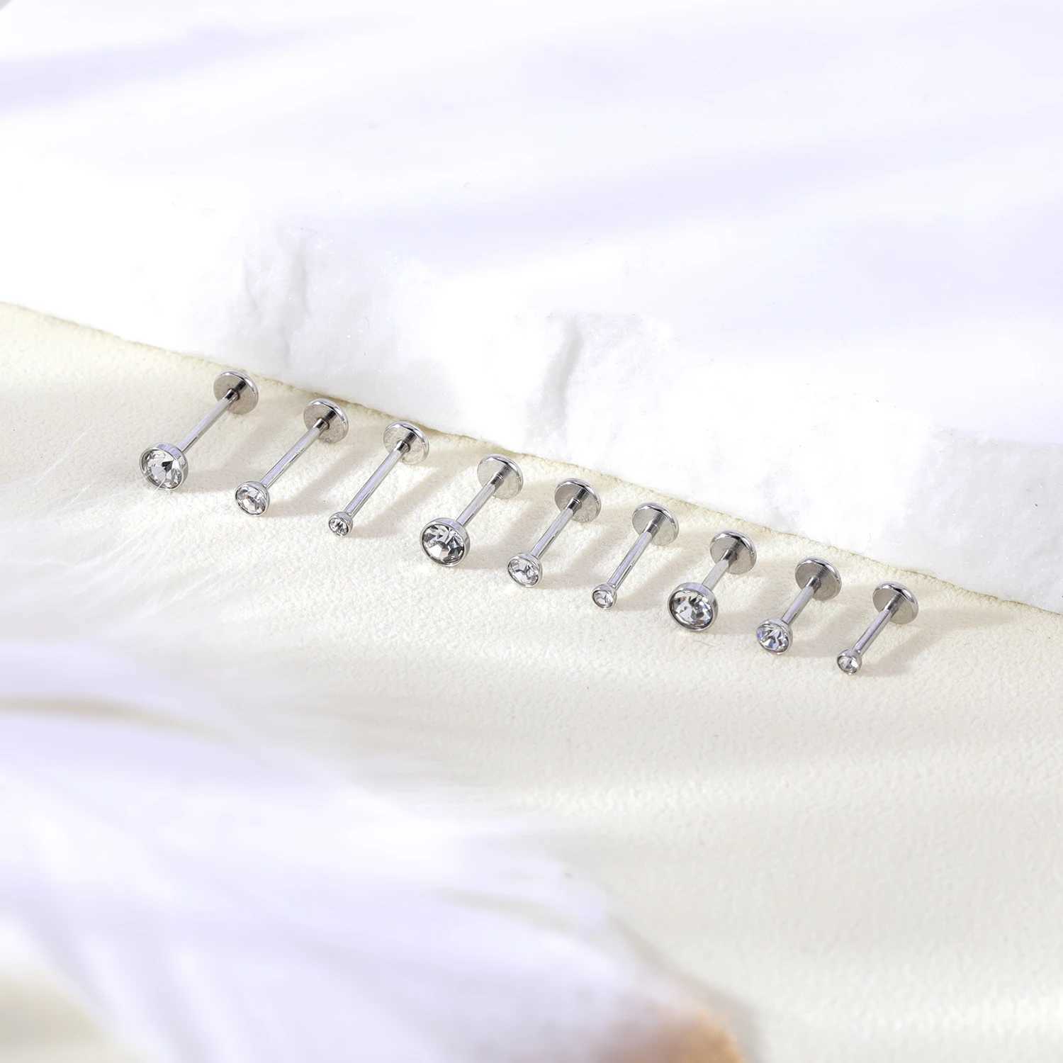 ZS 1PC Shiny Zircon Labret Piercing Ring Stainless Steel Lip Studs Ceystal Body Piercings Jewellry Helix Conch Tragus Earrings Y240921