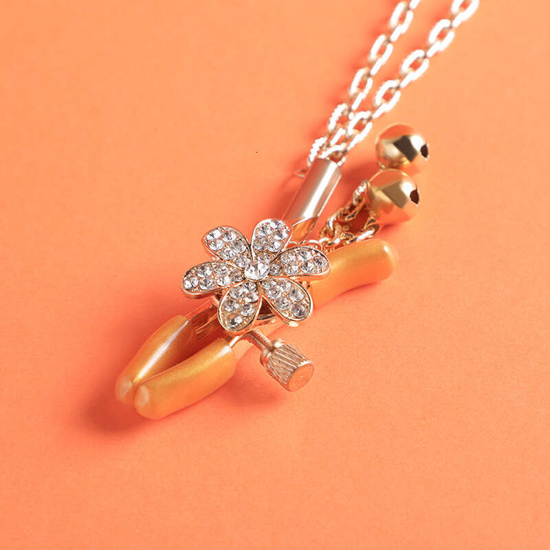 SM Prop Long Chain Diamond studded Sex Milk Clip SM Punishment Training Sex Bell Milk Clip Alternative Adult Products