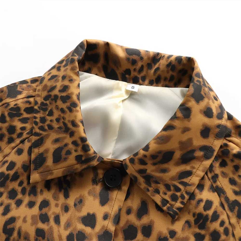 Taop Za 2024 Summer New Product Womens Fashion and Casual Versatile Long sleeved Animal Pattern Printed Long WindbreakerX240921
