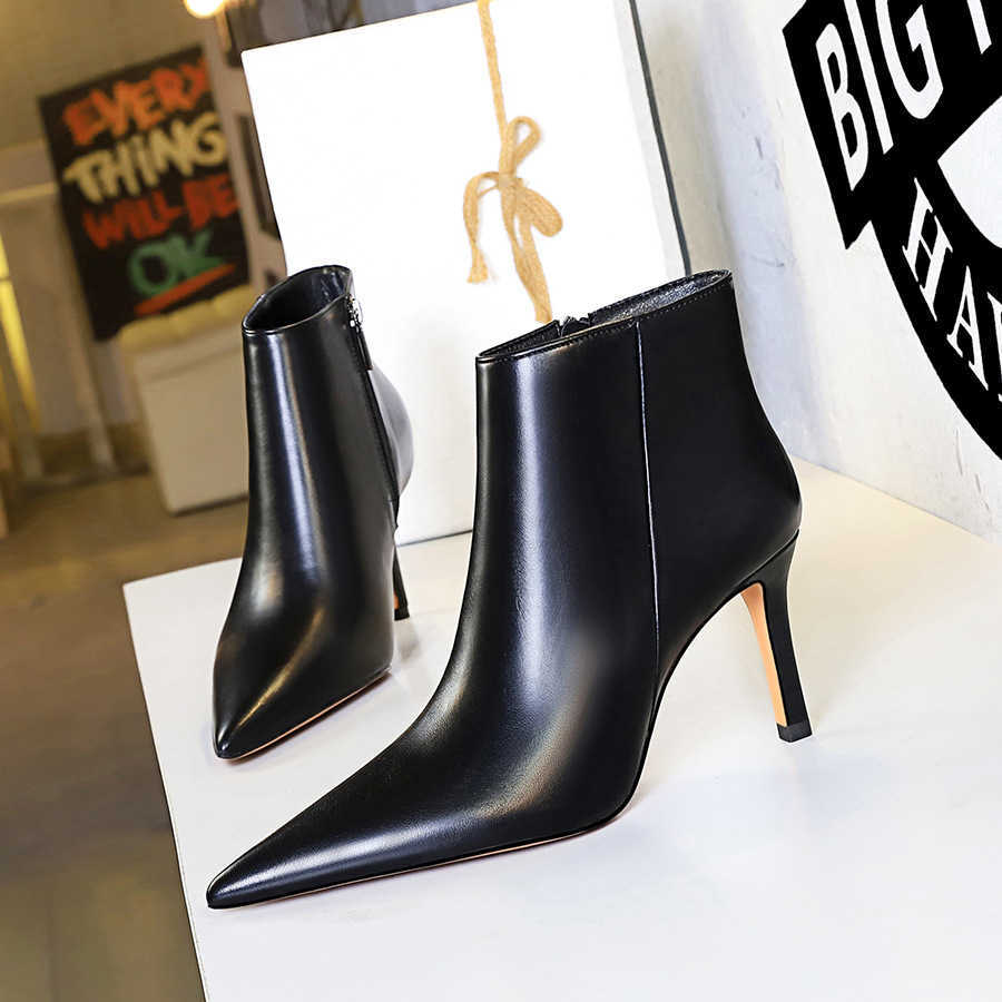 CMM Fashion Simple Sexy Nightclub Winter Side Zipper High Heel Tip Slim Fit and Bare Boots