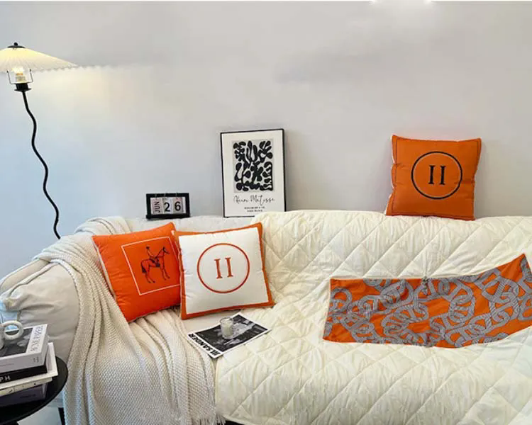 Designer Pillows Decorative Throw Pillow Luxury Fashion Animals Vintage Fleece Pillowcase Cover Dual-purpose throw pillow blanket Wool Pillowcases Sofa Home