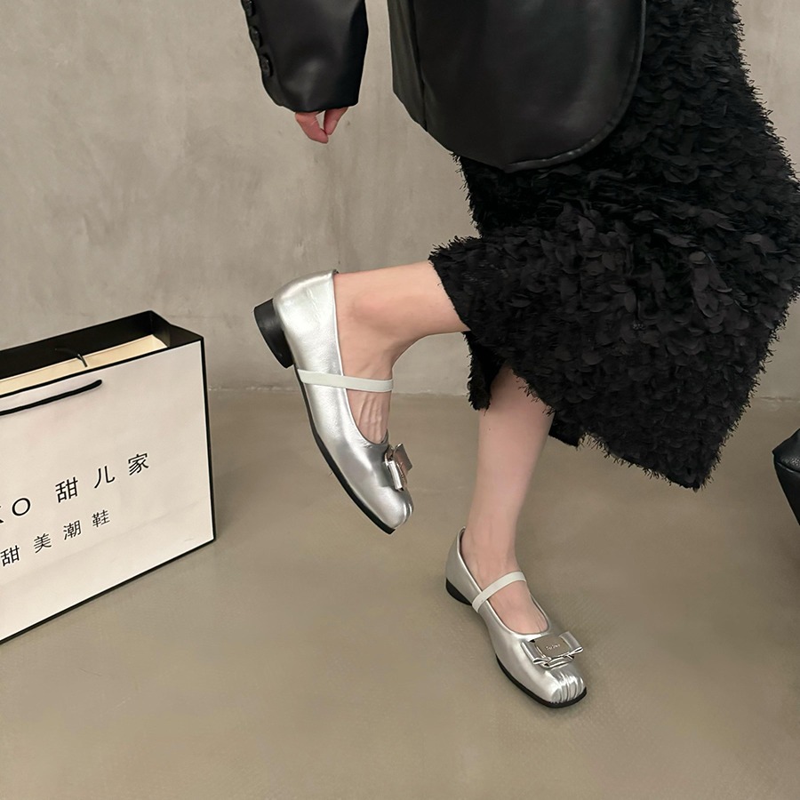 Casual Women's Flats: Stylish Metal Square Toe Comfort Shoes in Triple Black, Sier, Beige e6b9