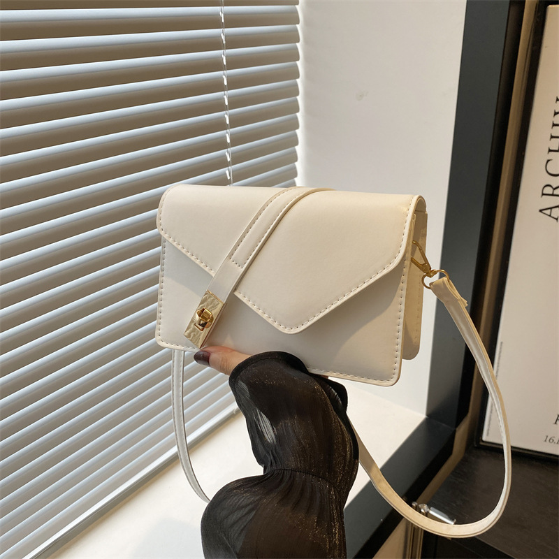 Advanced texture new large capacity versatile bag anti splash shoulder bag
