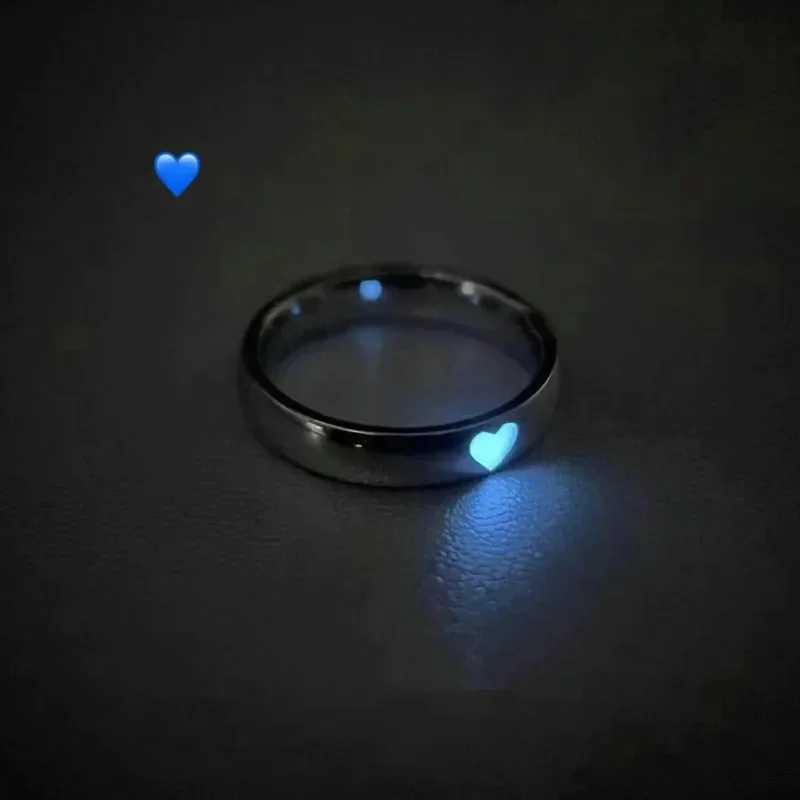 Glow In Dark Ring Luminous Blue Pink Light Love Heart Ring Couples Girls Silver Color Jewelry Adjustable Size New Fashion RingsX240921