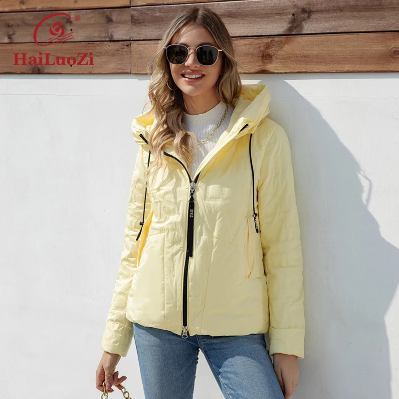 Hailuoqi Spring Womens Jacket Hooded Splicing Coat Windproof and Warm Park Elegant 7051 240918