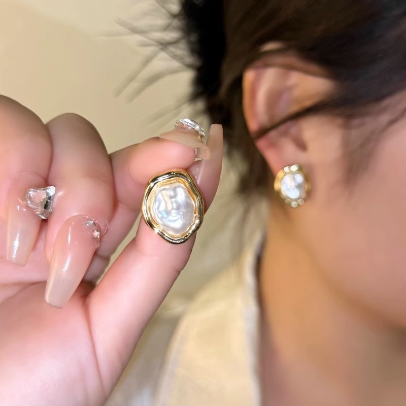 Personality, simple metal earrings, high-fashion temperament, round earrings Free shipping