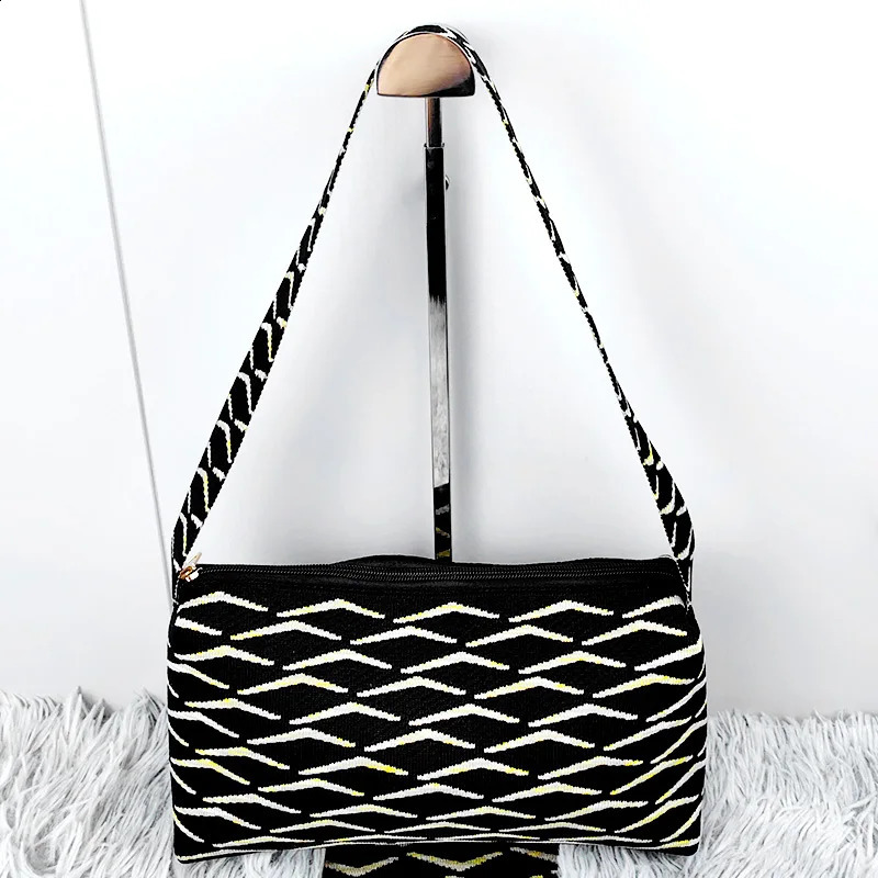 ins Handmade Knit Handbag with zippe Women Mini Shoulder Bag Female Black and white Twill Tote Bag Student Cell Phone Package 240909