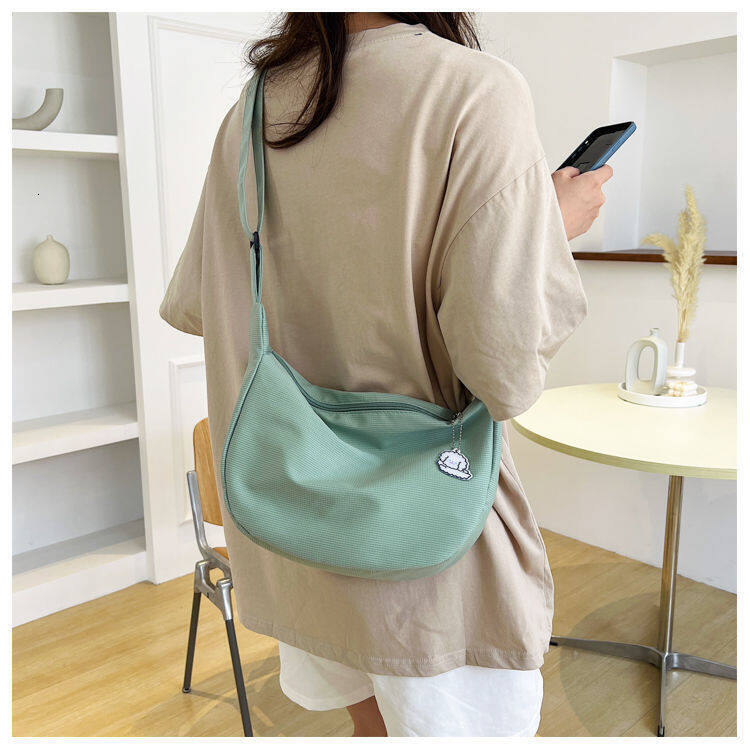 Korean Version All-Match Crossbody Bag Student ins Japanese Shoulder Haruku Simple Waffle Casual Art Messenger Solid Color Dumpg bag