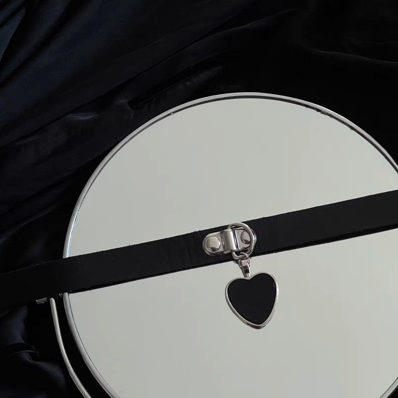 Designer necklace Leather Bell Neck Dark Heart Pendant Collar Neck Ring Chain Necklace Heart Collar