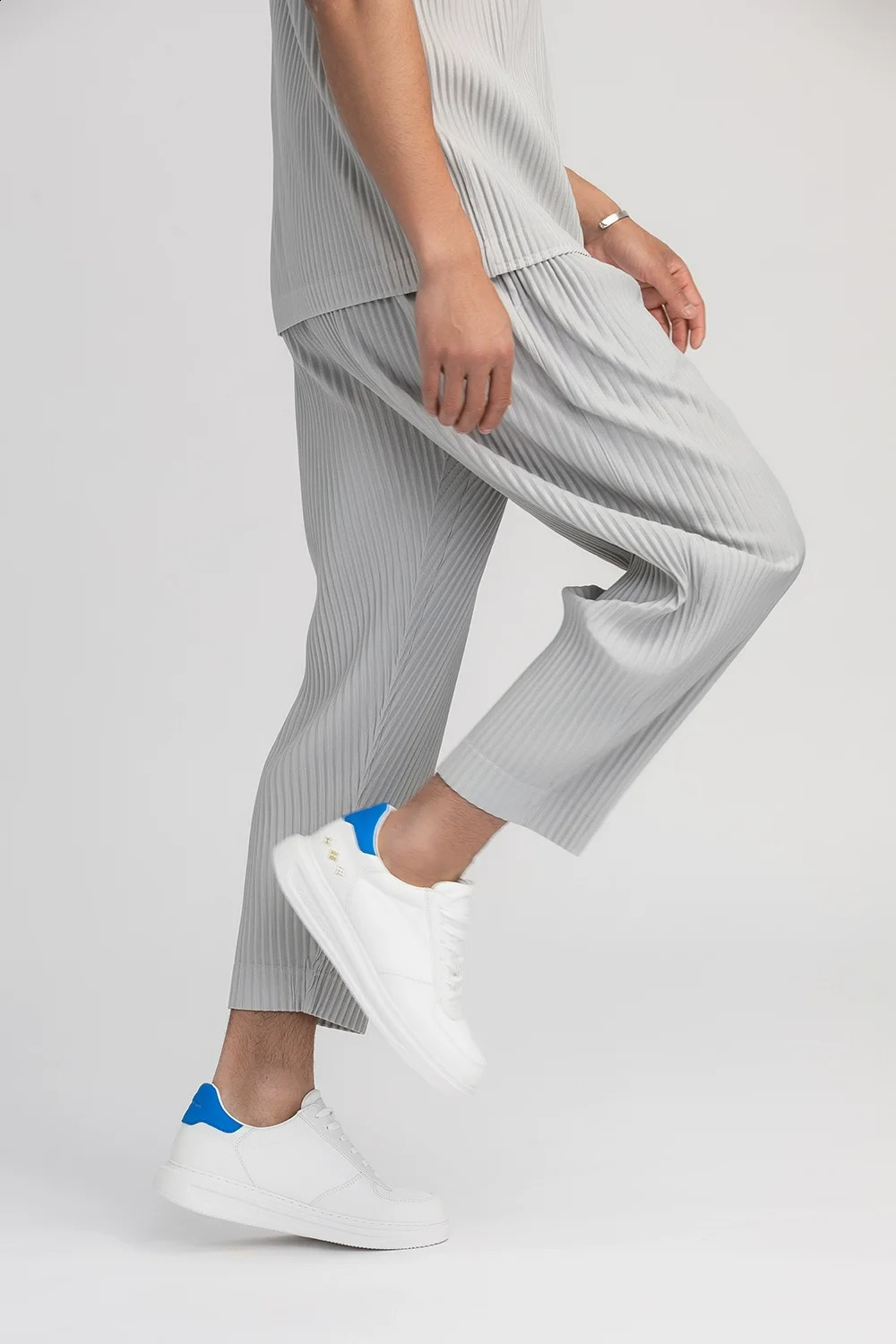 Miyake Pleated Straight Pants Men Clothing Black Pencil Cropped Pants Street Wears Men Japanese Style Ankle Length Pants 240914