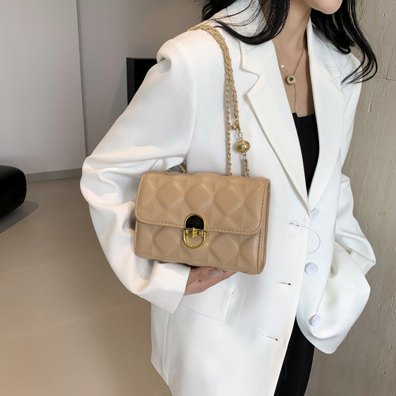 2024 Women's Spring/Summer New Small Square with Advanced and Trendy One Shoulder Underarm Bag