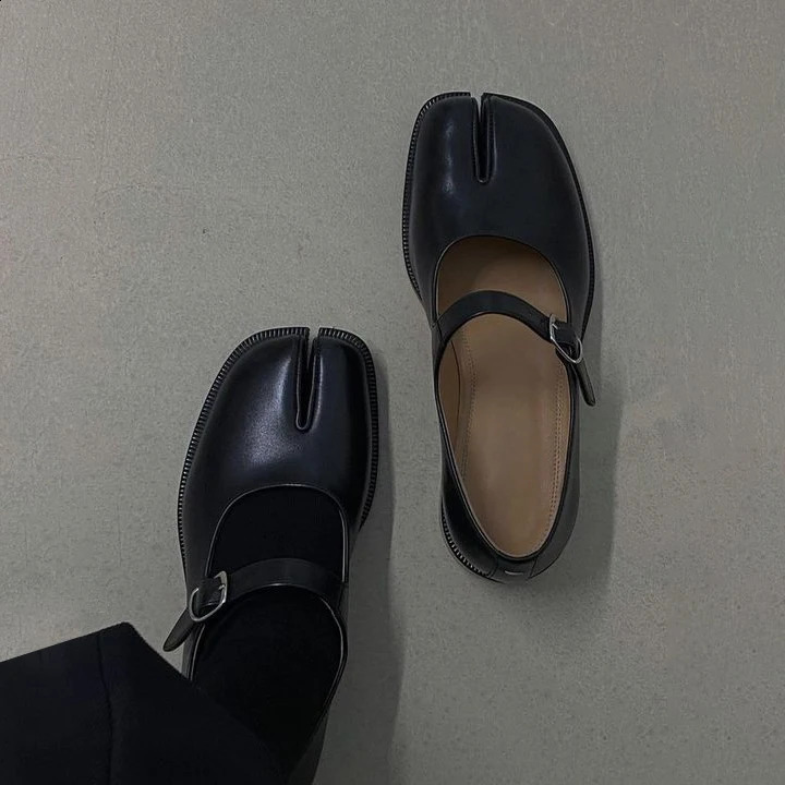 IPPEUM Flat Split Toe Plus Size 42 Loafer Brown Shoes Black Leather Womens Mary Janes 250304
