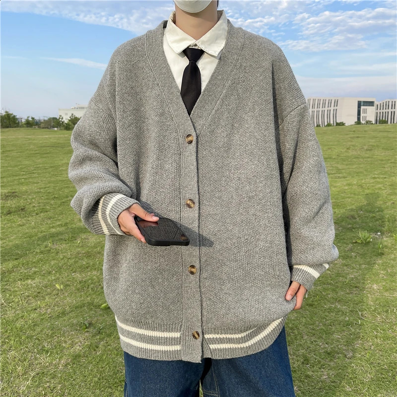 Autumn and winter knitted cardigan sweater for men Ins Hong Kong loose lazy V-neck sweater for men Korean trend streetwear 240919