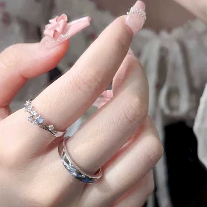 2Pcs Fashion Blue Luminous Star Couple Ring Glow In Dark Fluorescent Zircon Ring Women Men Adjustable Finger Rings Jewelry GiftsX240921