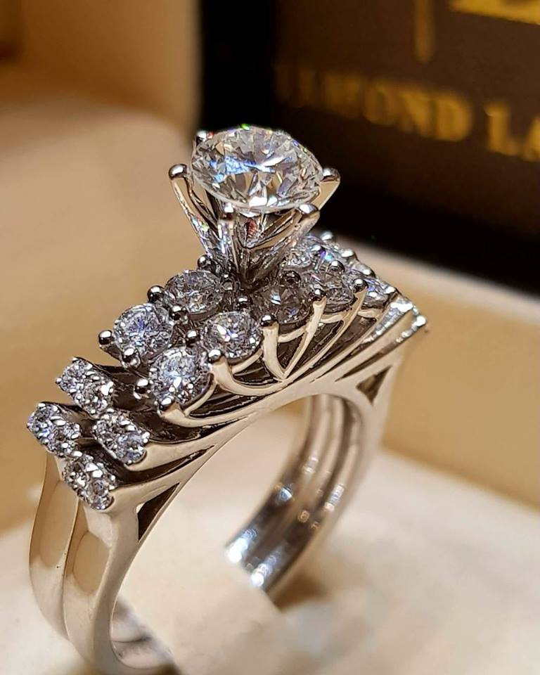 Popular accessories couple rings European and American jewelry engagement rings Free Shipping